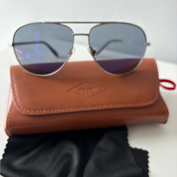 NWOT Fossil Aviator, blue sky, semi matte silver, fos3010/s - Picture 2 of 5